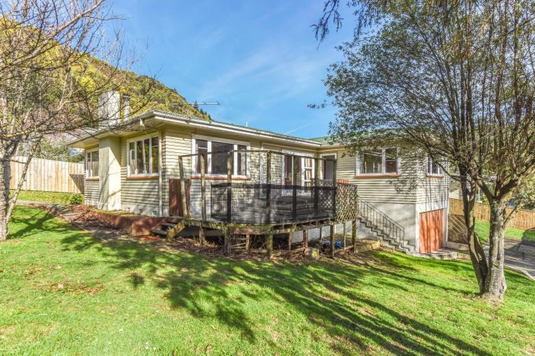 Photo of property in 34 South Terrace, Picton, 7220