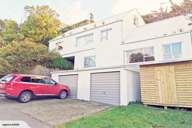 Photo of property in 16 Chartwell Drive, Crofton Downs, Wellington, 6035