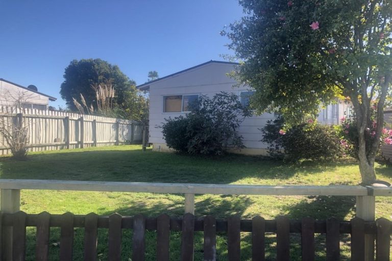 Photo of property in 11 Sequoia Crescent, Owhata, Rotorua, 3010