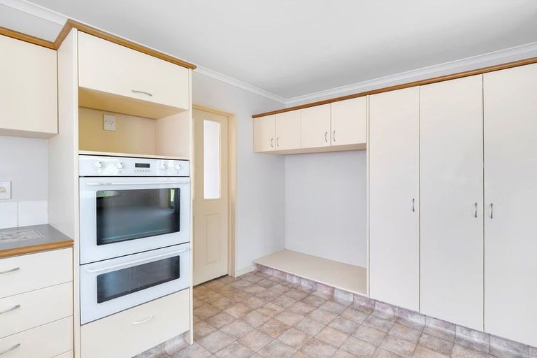 Photo of property in 30 Strachan Way, Highbury, Palmerston North, 4412