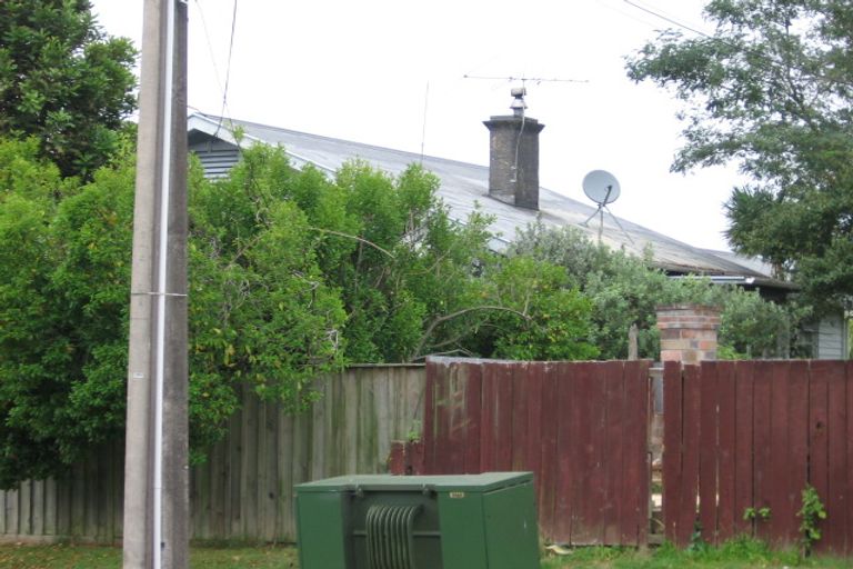 Photo of property in 22 Rimu Street, New Lynn, Auckland, 0600