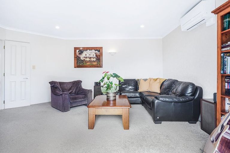 Photo of property in 9 Caversham Drive, Rototuna, Hamilton, 3210