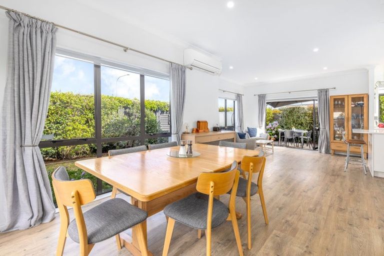 Photo of property in 2 Georgia Grove, Paraparaumu, 5032