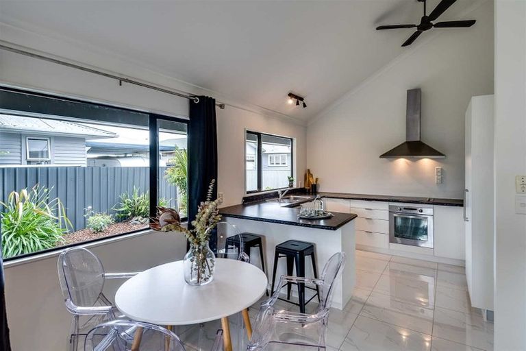 Photo of property in 44a Warwick Crescent, Taradale, Napier, 4112