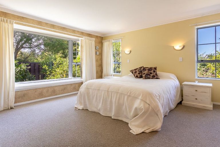 Photo of property in 10 Rosebank Grove, Waikanae, 5036