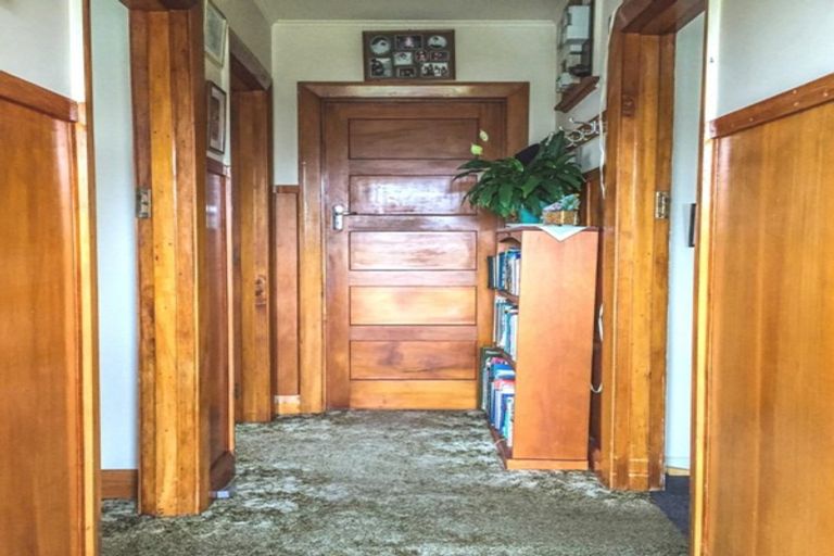 Photo of property in 11 Moorhouse Street, Waimate, 7924