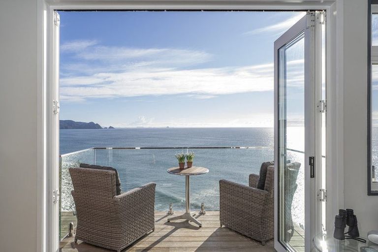 Photo of property in 61 Motuhoa Road, Tairua, 3508