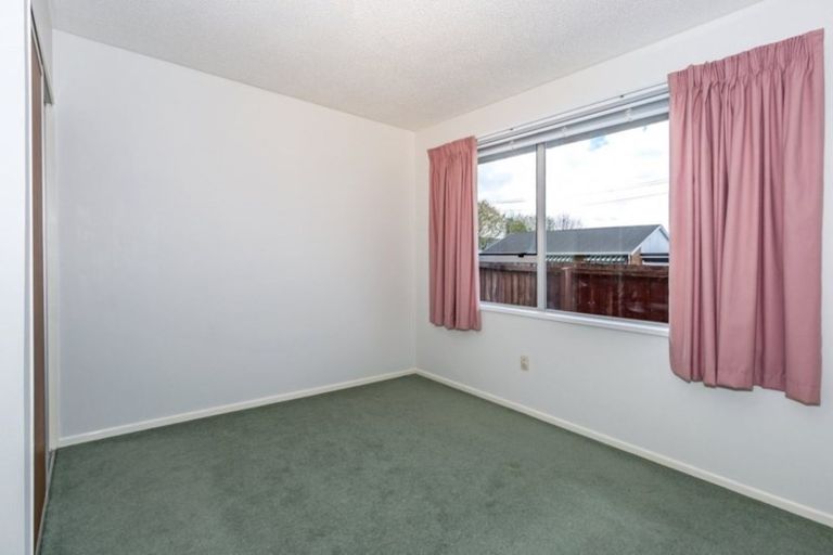 Photo of property in 1/452 Harewood Road, Harewood, Christchurch, 8051