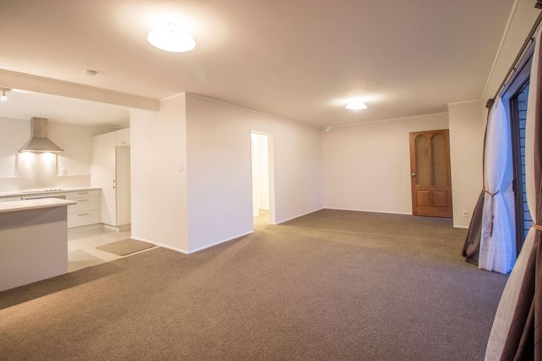 Photo of property in 1b Milton Road, Orewa, 0931