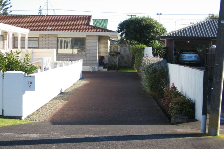 Photo of property in 2/18 Edward Avenue, Orewa, 0931