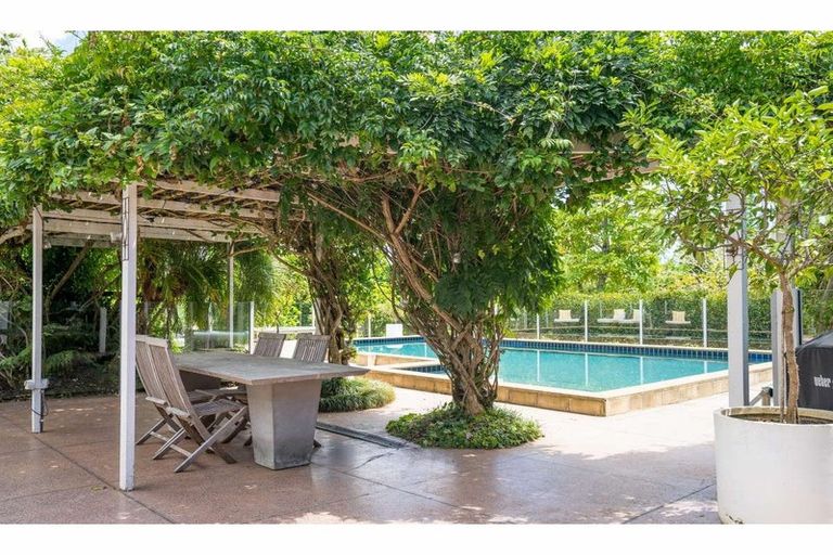 Photo of property in 37 Riverview Road, Kerikeri, 0230