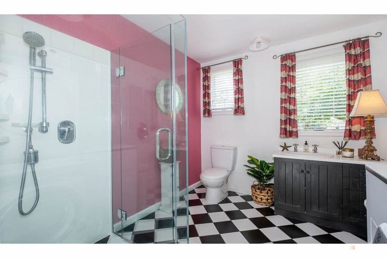 Photo of property in 22 Mckenzie Street, Geraldine, 7930