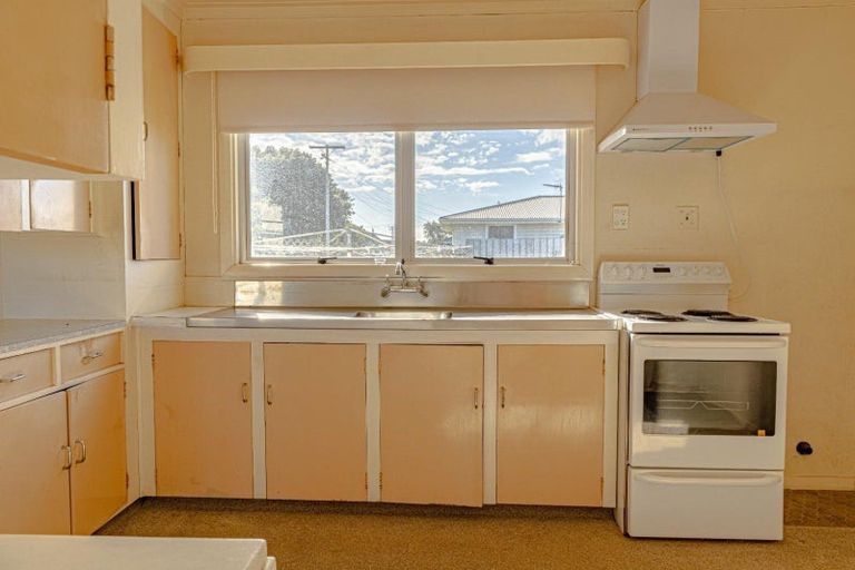 Photo of property in 54 Camberwell Road, Hawera, 4610