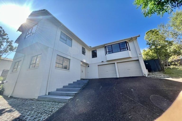 Photo of property in 31 John Downs Drive, Browns Bay, Auckland, 0630