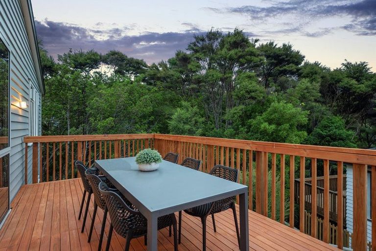 Photo of property in 51 Blacks Road, Greenhithe, Auckland, 0632