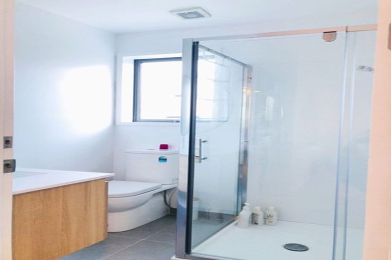 Photo of property in 74 Park Road, Glenfield, Auckland, 0629