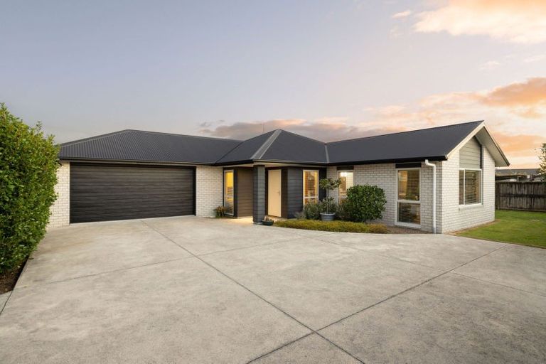 Photo of property in 9a Dover Road, St Andrews, Hamilton, 3200