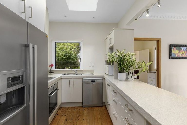 Photo of property in 5 Meadows Avenue, Waiwhetu, Lower Hutt, 5010