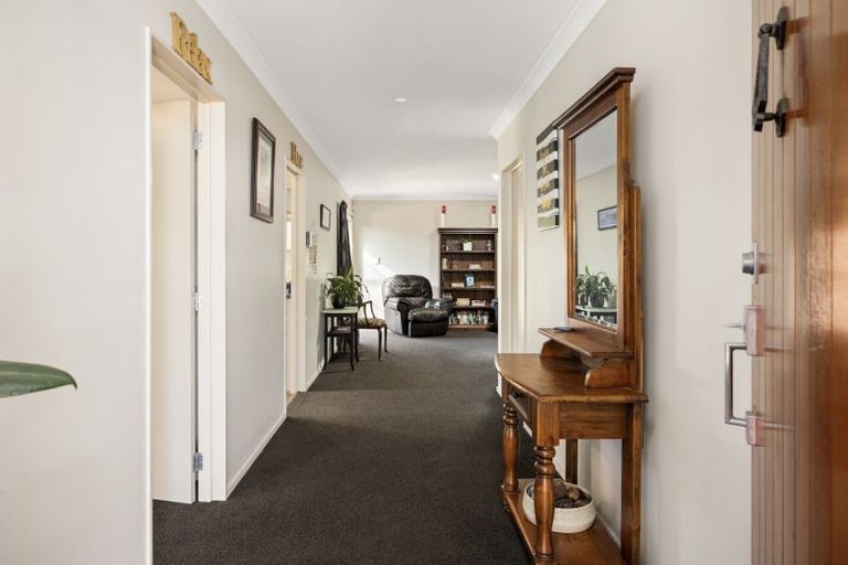 Photo of property in 57 Oteki Park Drive, Welcome Bay, Tauranga, 3112