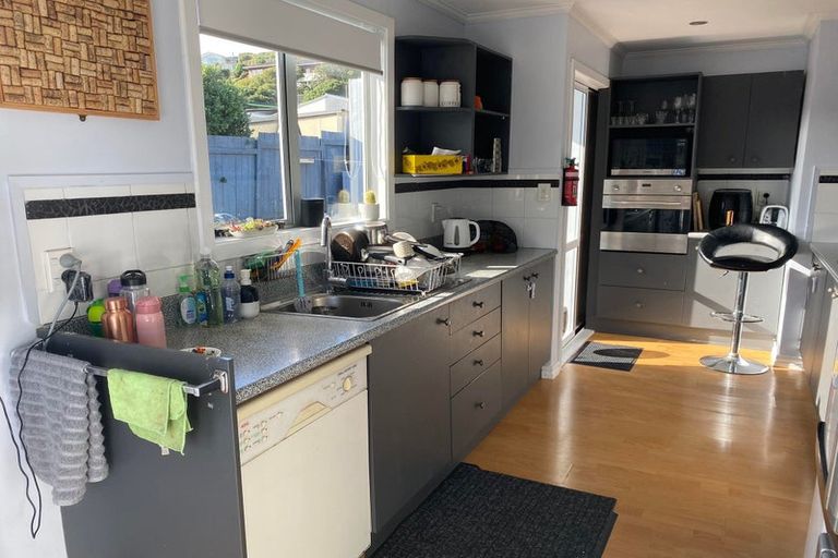 Photo of property in 7 Frobisher Street, Island Bay, Wellington, 6023