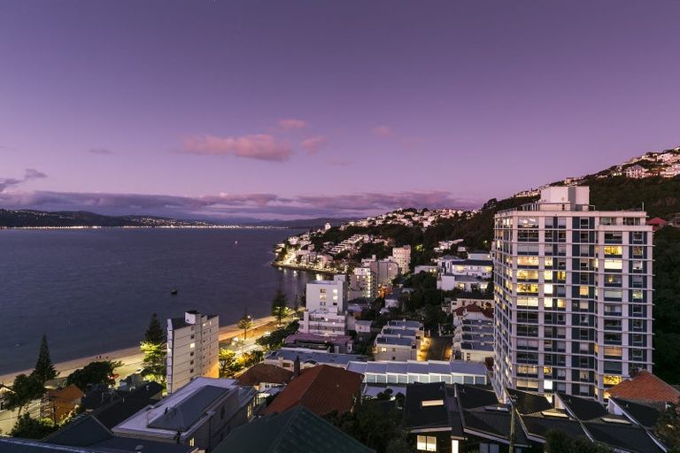 Photo of property in Jerningham Apartments, 20 Oriental Terrace, Oriental Bay, Wellington, 6011