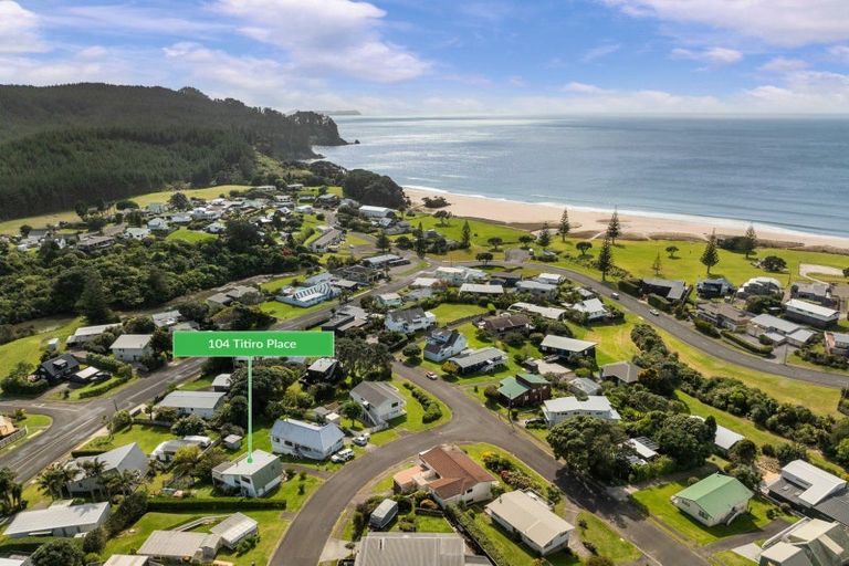 Photo of property in 104 Titiro Place, Onemana, Whangamata, 3691