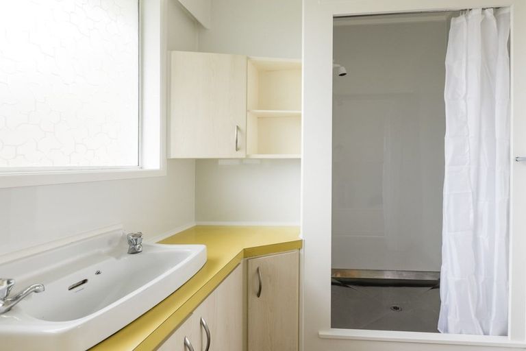 Photo of property in 18 Captain Scott Road, Glen Eden, Auckland, 0602