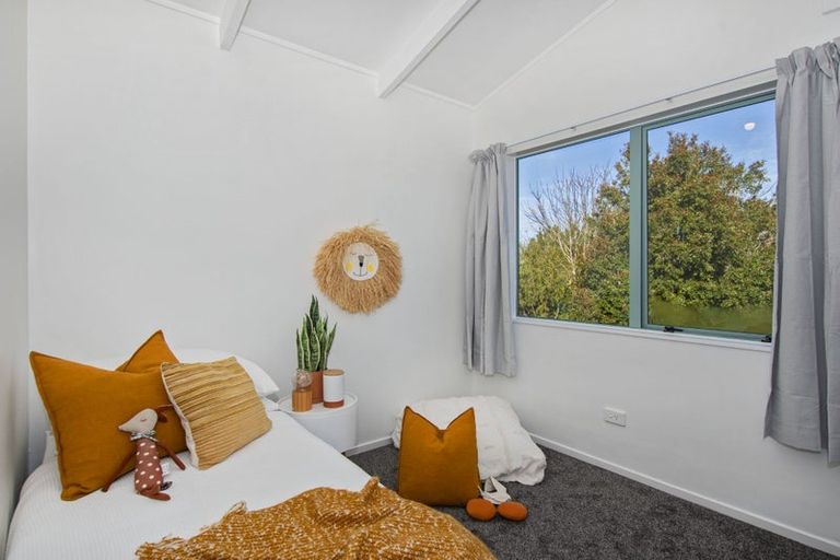 Photo of property in 2/35 Station Road, Te Kamo, Whangarei, 0112