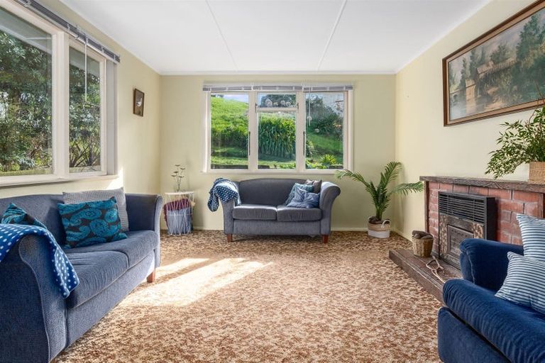 Photo of property in 23 Cornwall Crescent, Cannons Creek, Porirua, 5024