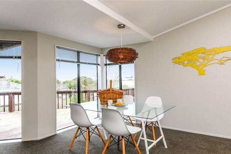 Photo of property in 131 West Harbour Drive, West Harbour, Auckland, 0618