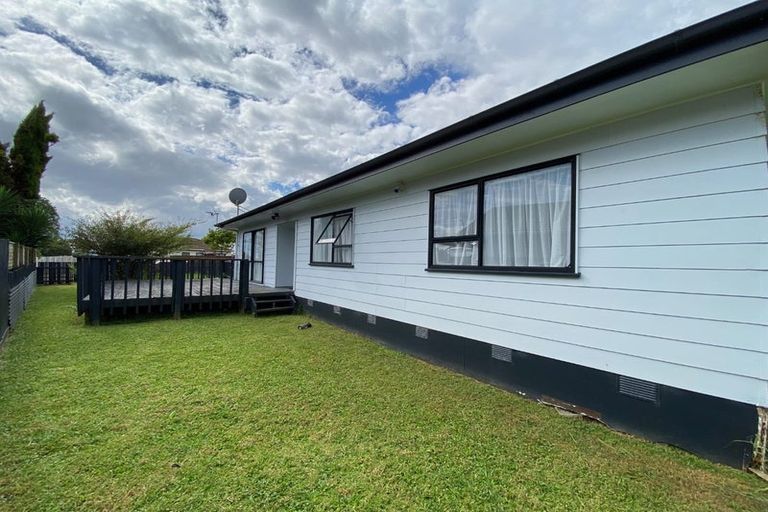 Photo of property in 96 Burundi Avenue, Clendon Park, Auckland, 2103