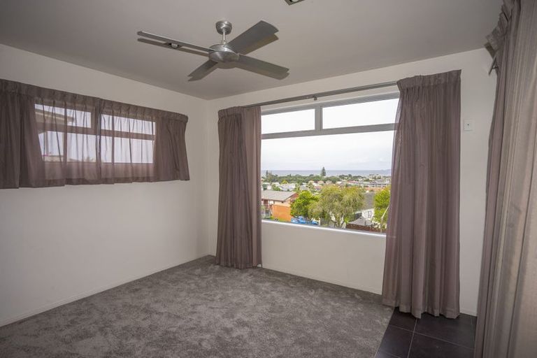 Photo of property in 3 Orewa Heights Crescent, Orewa, 0931