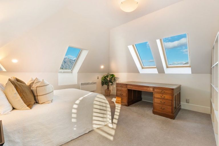 Photo of property in 17 The Terrace, Queenstown, 9300