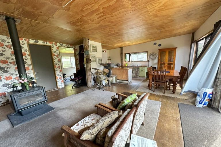 Photo of property in 136 Uruti Road, Uruti, Urenui, 4378