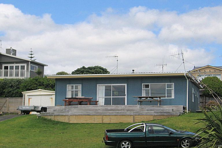 Photo of property in 42 Shaw Road, Waihi Beach, 3611