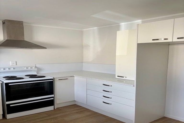 Photo of property in 8 Lynmore Drive, Hillpark, Auckland, 2102