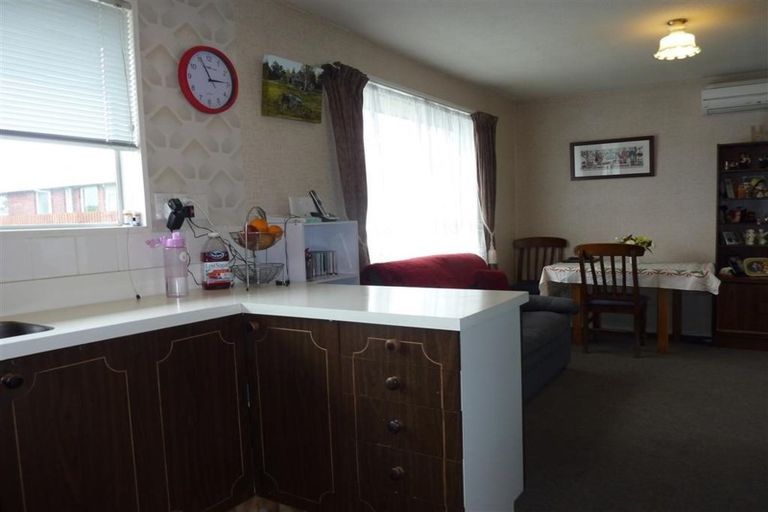 Photo of property in 2/35 Oakhampton Street, Hornby, Christchurch, 8042