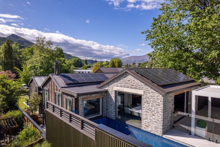 Photo of property in 4 Cardigan Street, Arrowtown, 9302