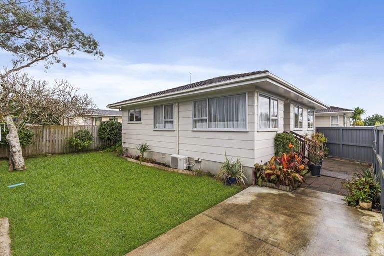 Photo of property in 1/103 Pigeon Mountain Road, Half Moon Bay, Auckland, 2012
