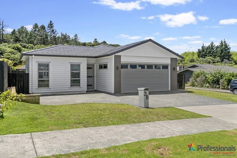 Photo of property in 38 Westmuir Crescent, Pokeno, 2402