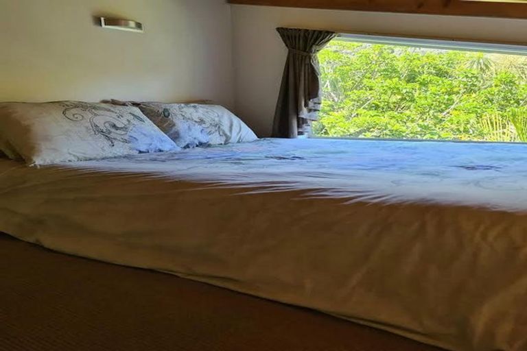 Photo of property in 10-12 Glenesk Road, Piha, New Lynn, 0772