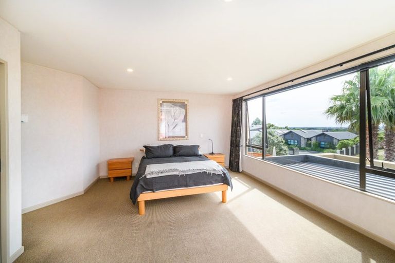 Photo of property in 4 The Strand, Fitzherbert, Palmerston North, 4410