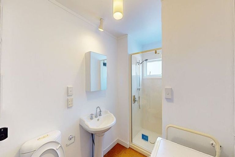 Photo of property in 19/3 Kelvin Grove, Te Aro, Wellington, 6011