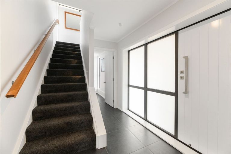 Photo of property in 207 Te Atatu Road, Te Atatu South, Auckland, 0610