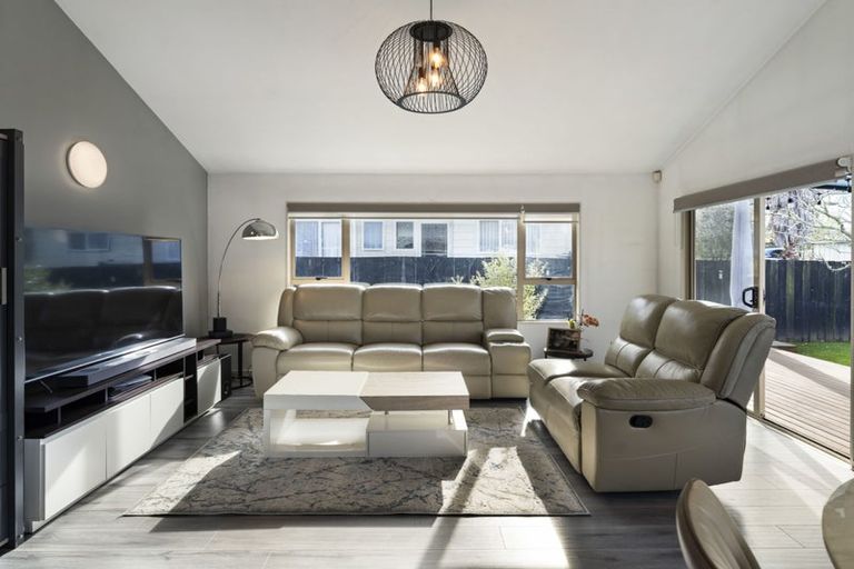 Photo of property in 75 Kamara Road, Glen Eden, Auckland, 0602