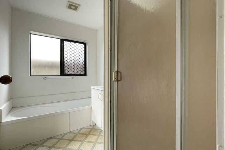 Photo of property in 2/3 Elmwood Place, Manurewa, Auckland, 2102