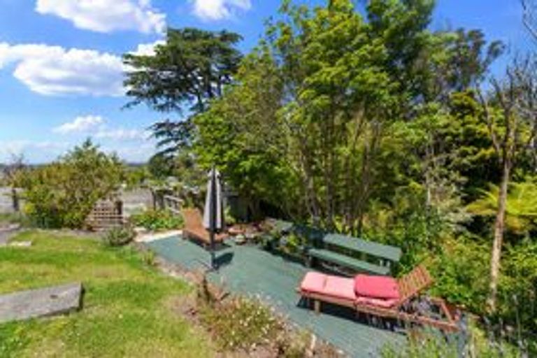Photo of property in 319 Don Buck Road, Massey, Auckland, 0614