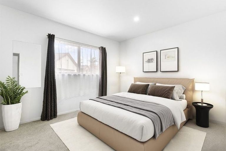 Photo of property in 330b East Coast Road, Sunnynook, Auckland, 0632