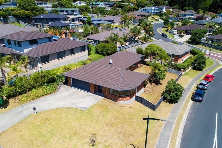 Photo of property in 1 Barwick Place, Stanmore Bay, Whangaparaoa, 0932