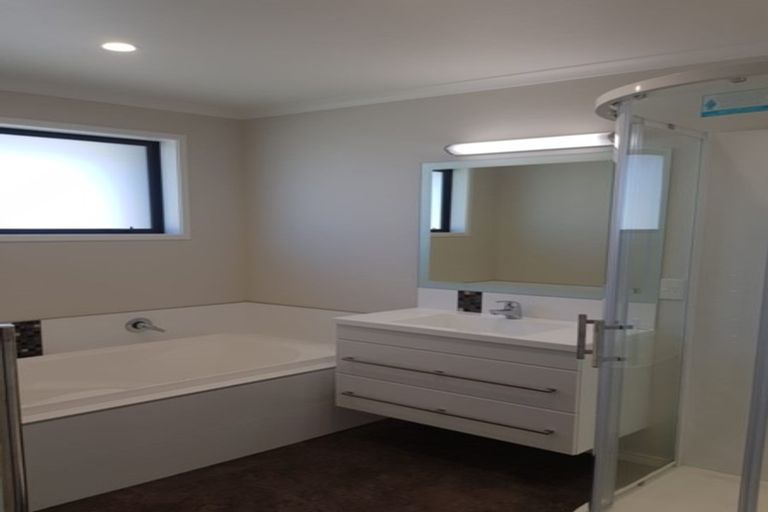 Photo of property in 18 Keene Drive, Bell Block, New Plymouth, 4312